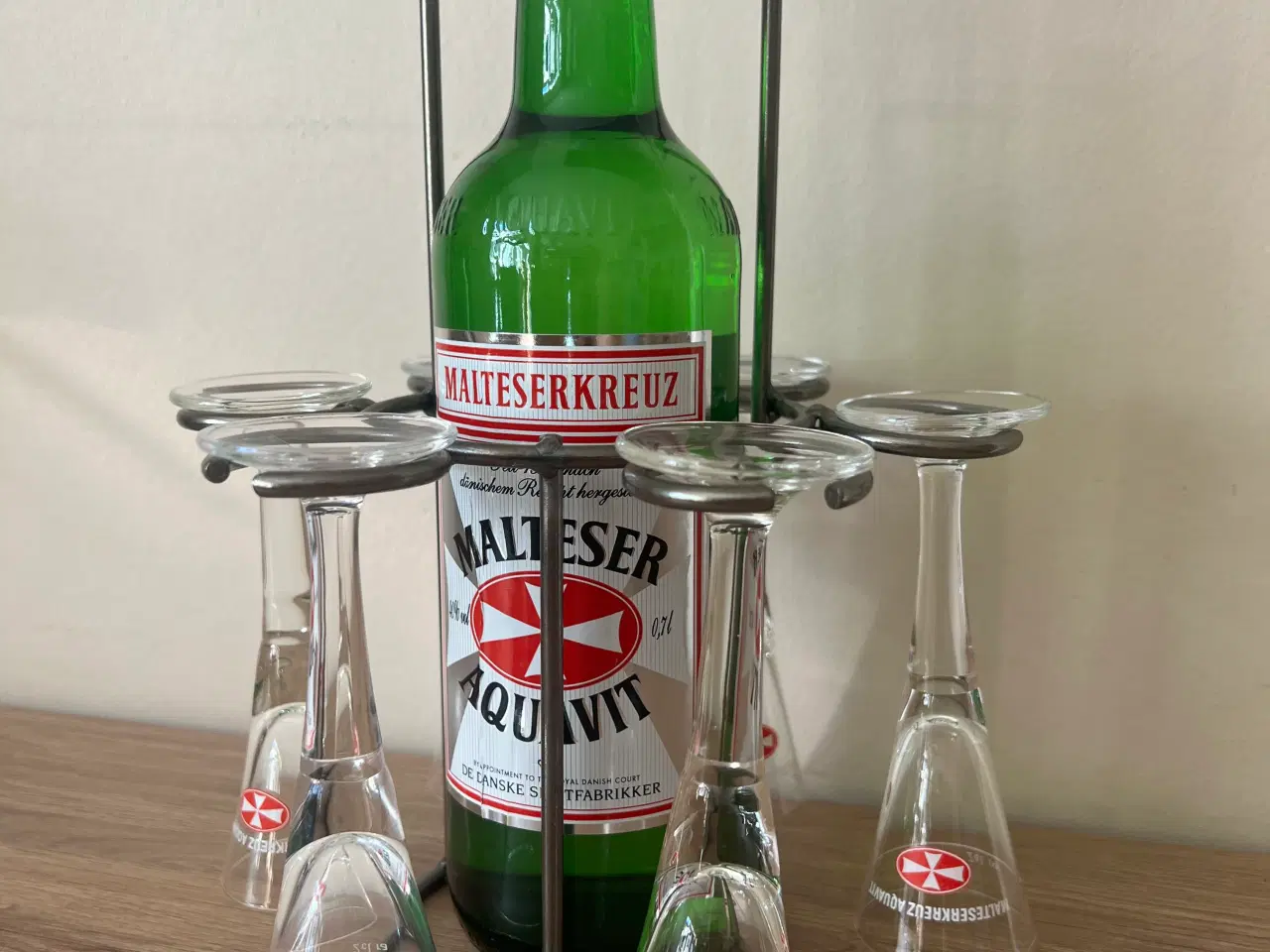 Billede 3 - Snapseglas holder inkl 6 glas og en flaske snaps 