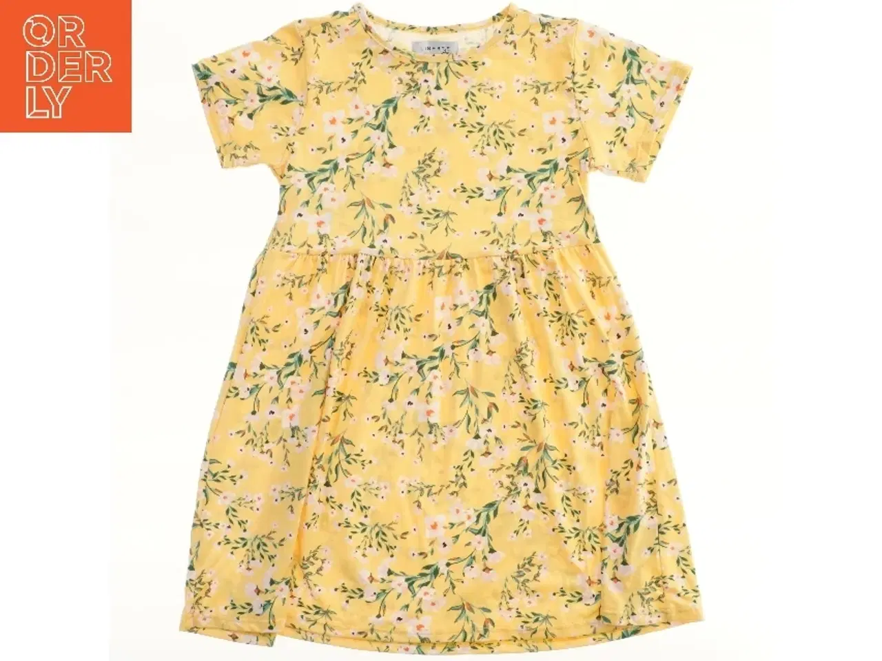 Billede 2 - Blomsterkjole til børn fra LIBERTÉ Ami (str. 122)