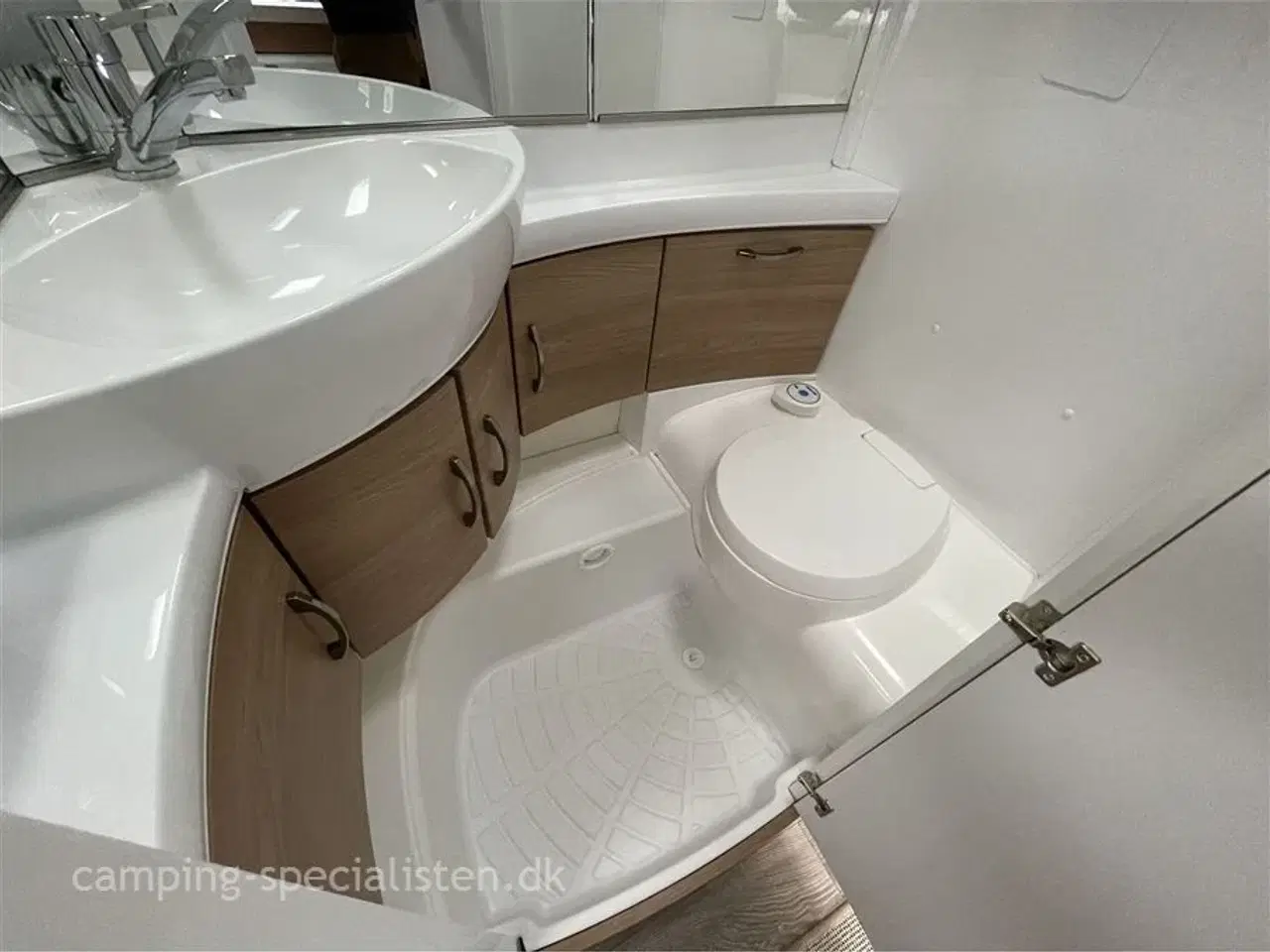 Billede 9 - 2023 - Hobby De Luxe 460 LU   Så godt som ny Hobby De Luxe 460 LU fra 2023 - Kan nu opleves hos Camping-Specialisten