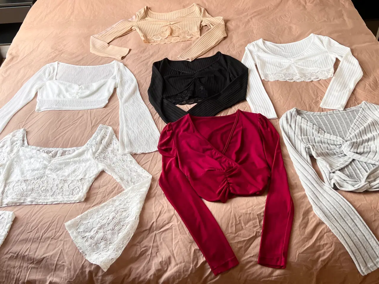 Billede 1 - 7 cropped bluser str S. Tag dem alle for 300 kr. 
