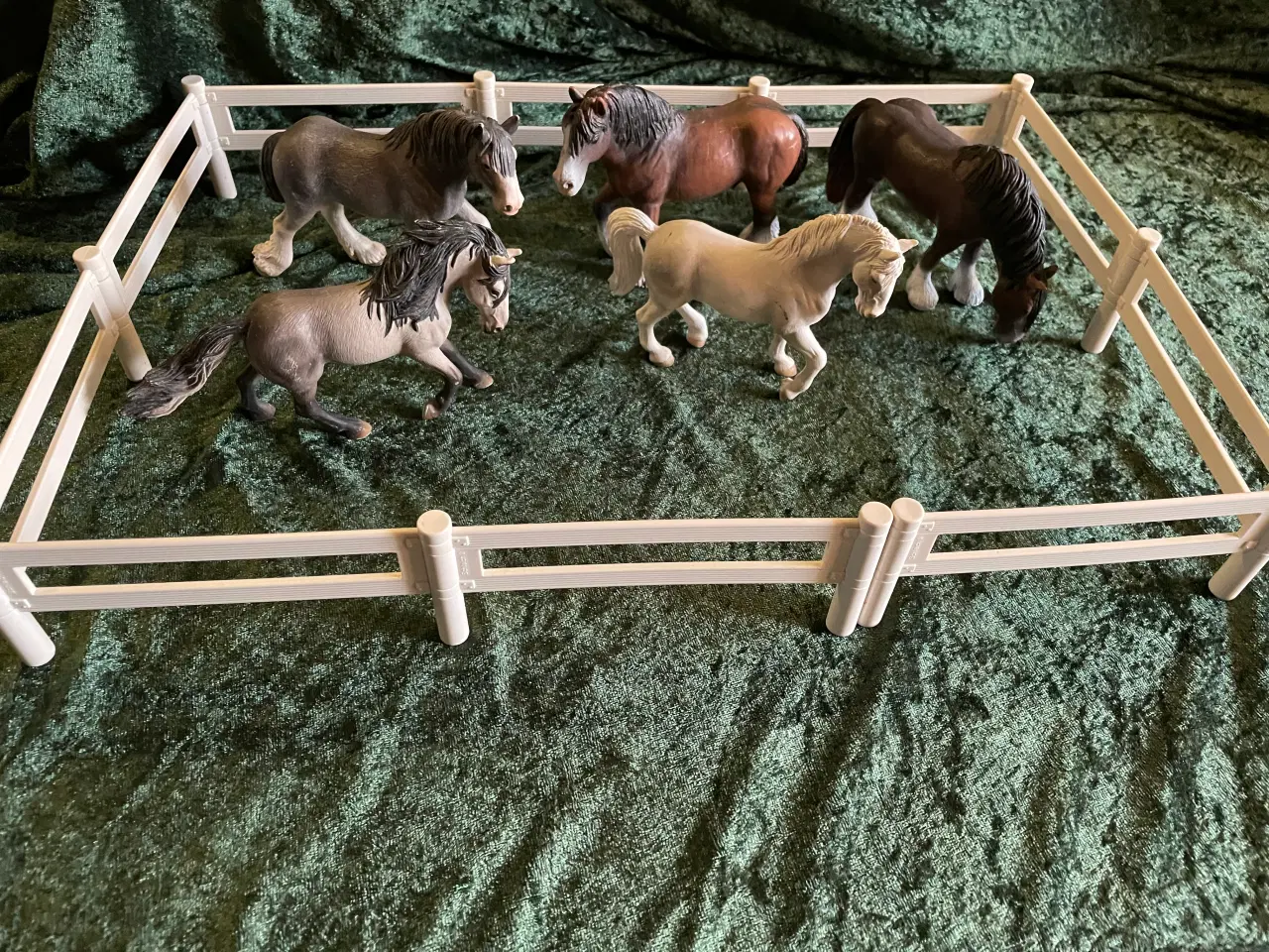 Billede 1 - Schleich heste m. fold