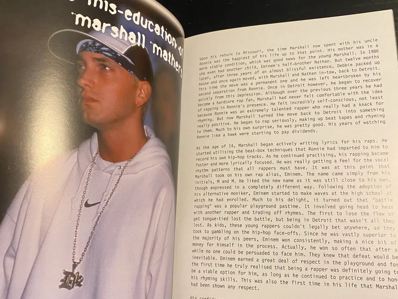 Billede 4 - Eminem bog, His Name Is