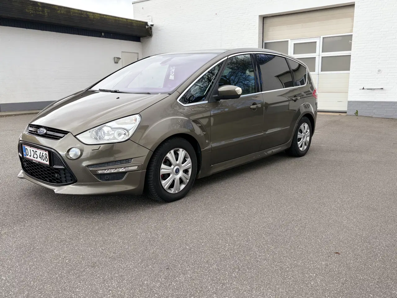 Billede 1 - Topudstyret Ford S-max 2,0 SCTI 140 HK Titanium S
