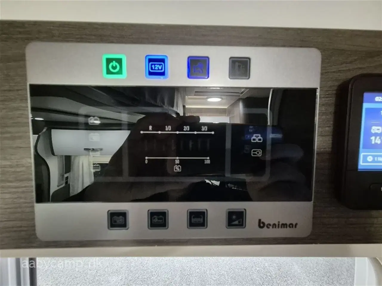 Billede 26 - 2024 - Benimar Tessoro T463 Special Edition   Nk. pakke. Automatgear. solceller. markise. to stk. 95Ah Batterier. smart tv med soundbar. lyse lædersæder.  KUN 16000 KM!!!