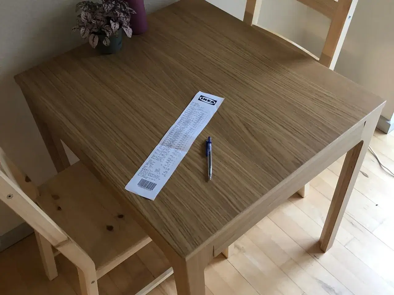 Billede 6 - IKEA table for 4 people and 2 chairs for 1000 Kr.