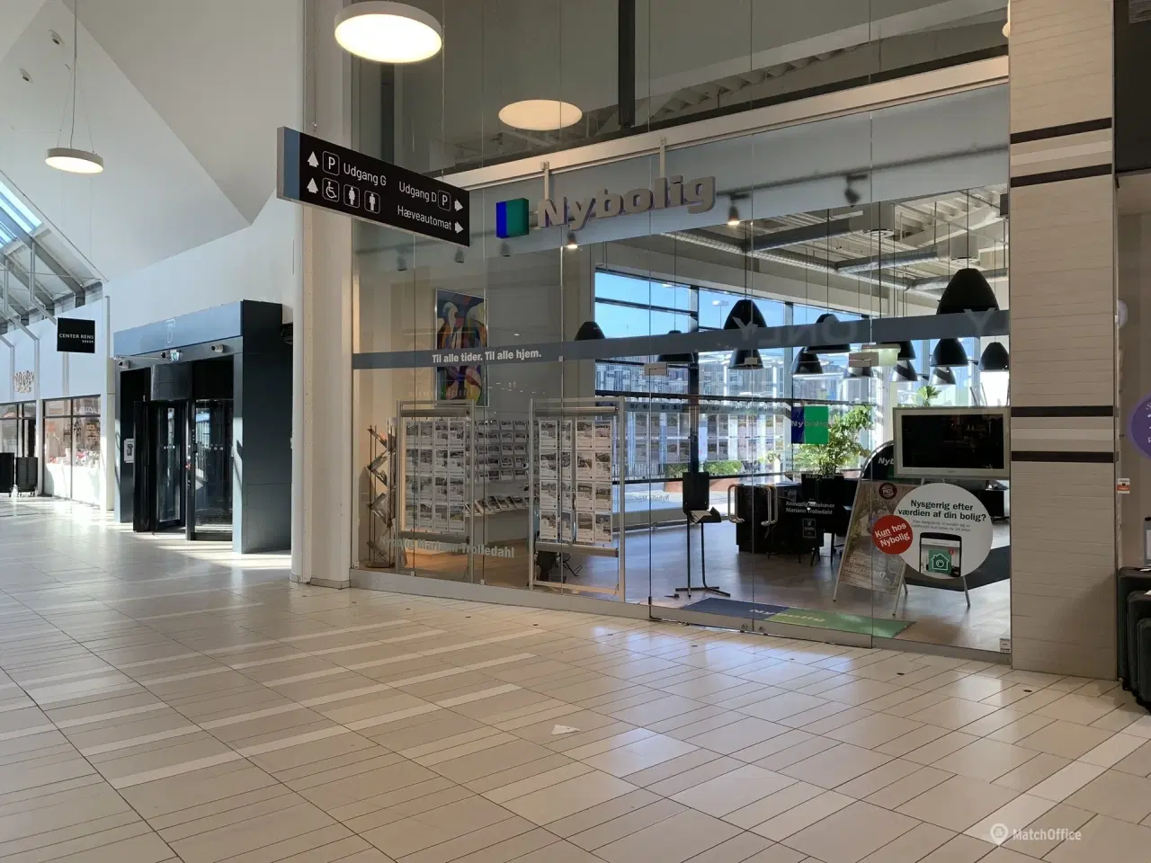 Billede 1 - Waves shopping-center - butik/kontor med synlig beliggenhed