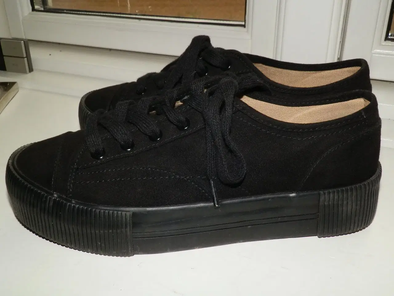 Billede 4 - Nye sorte og meget fede sneakers!