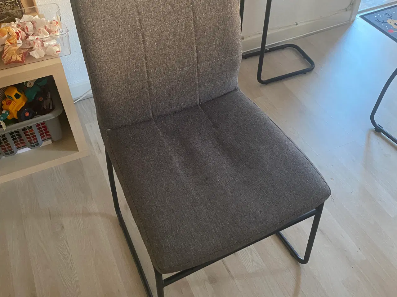 Billede 2 - Spisebord med 2 plader samt 6 stole