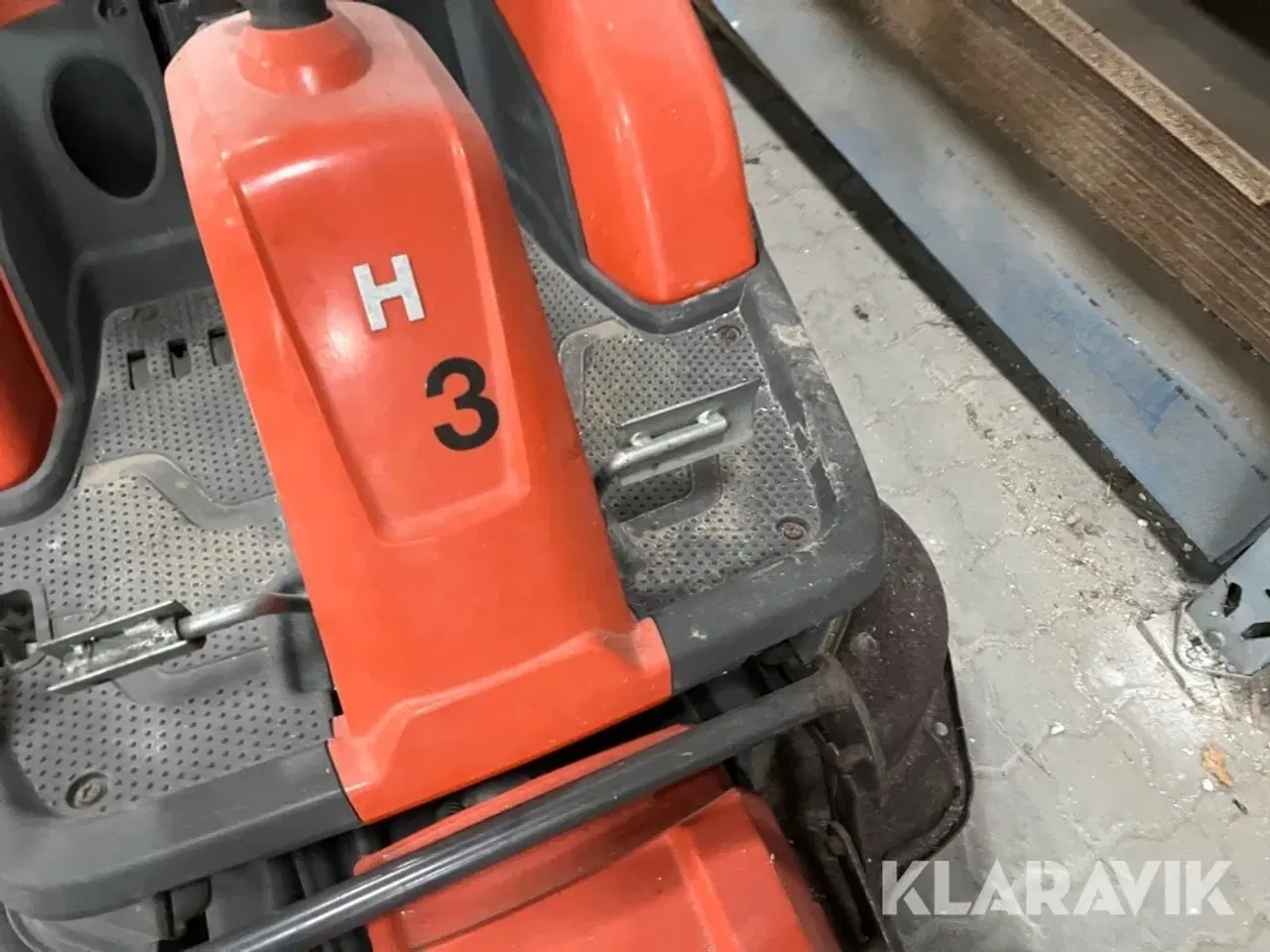 Billede 9 - Græsslåmaskine Husqvarna R 216