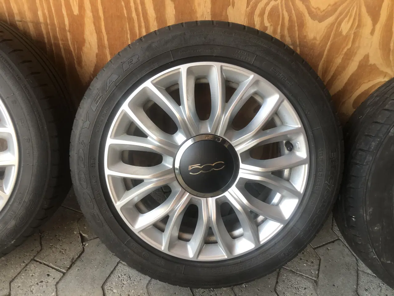 Billede 3 - Fiat 500e vinterhjul med nye Continental vinterdæk