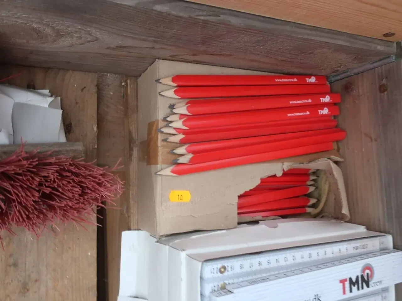 Billede 2 - Tommestokke, blyanter mv.  TMN