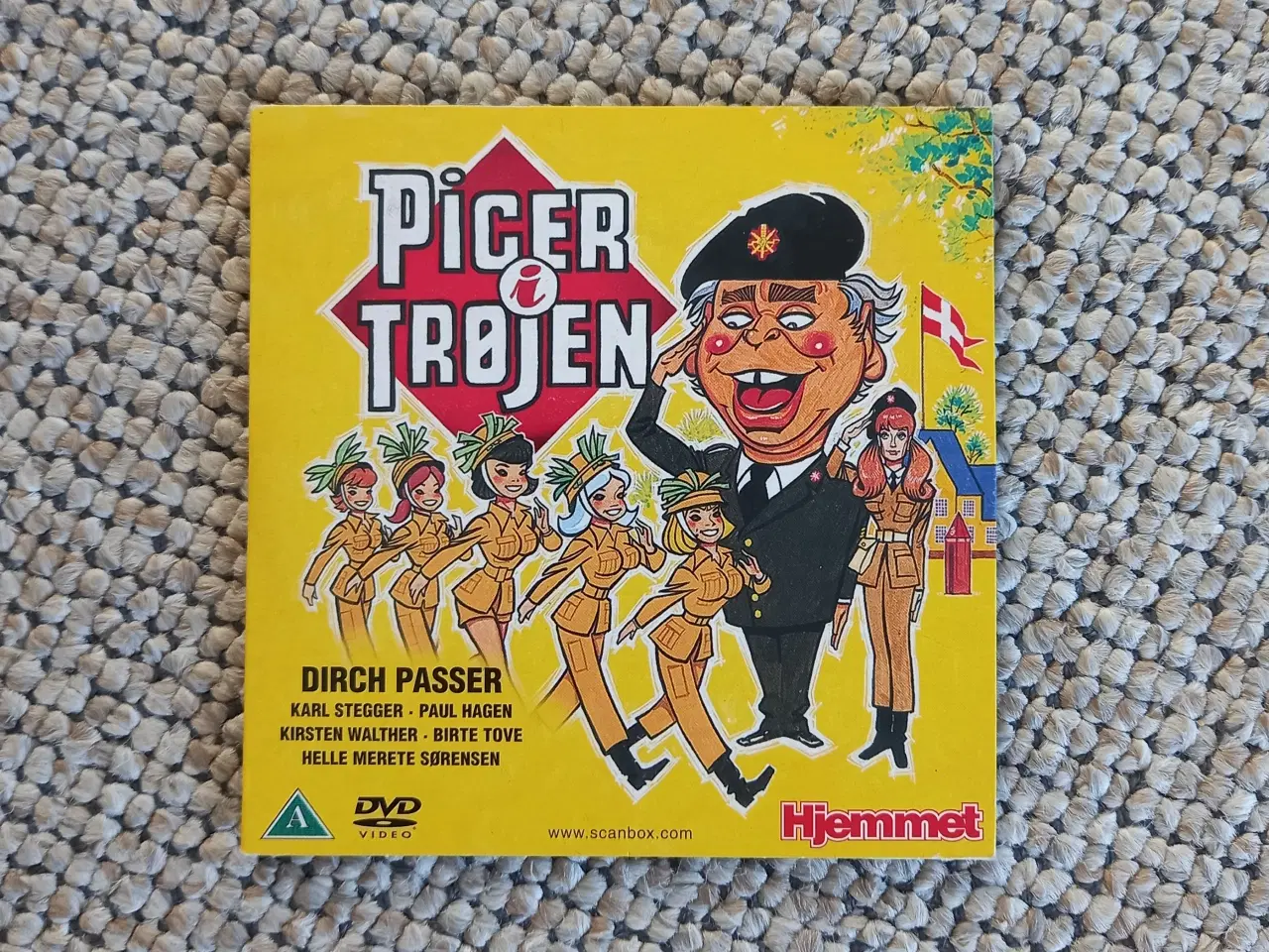 Billede 1 - Piger i trøjen