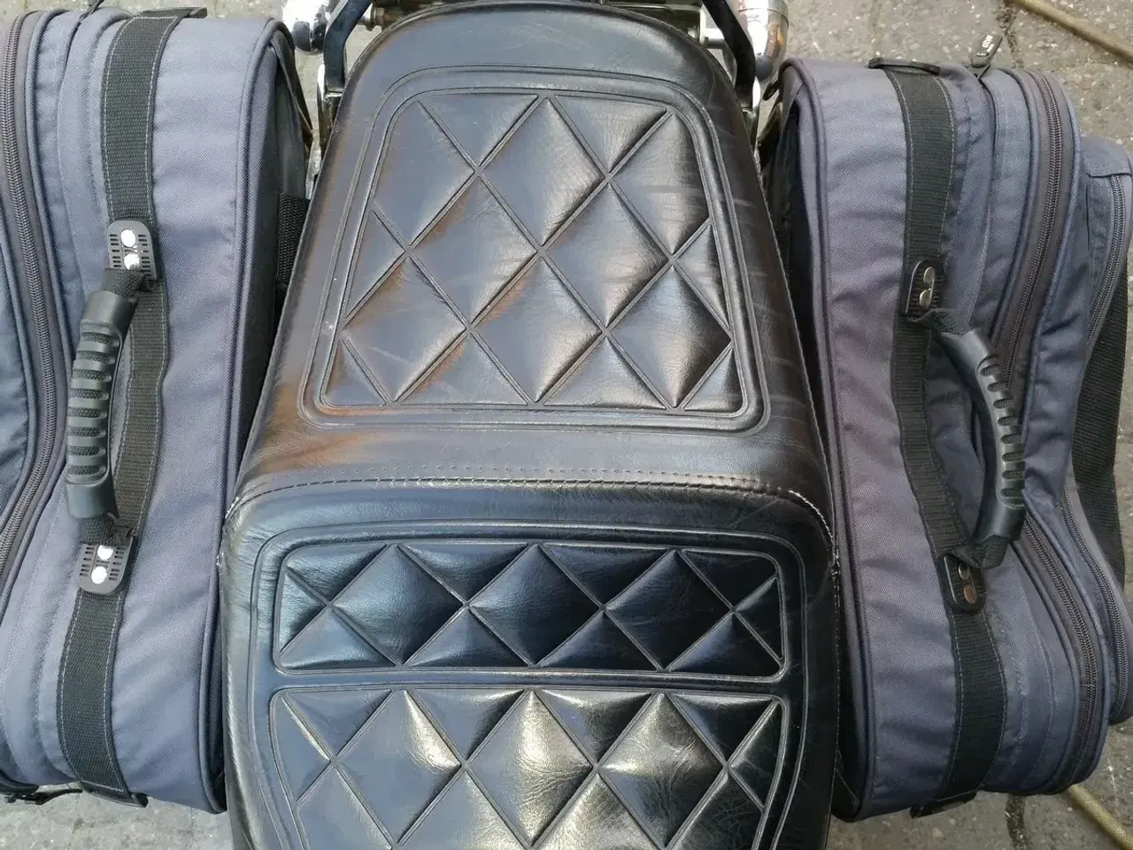 Billede 3 - To fine sidetasker med rustfri montering