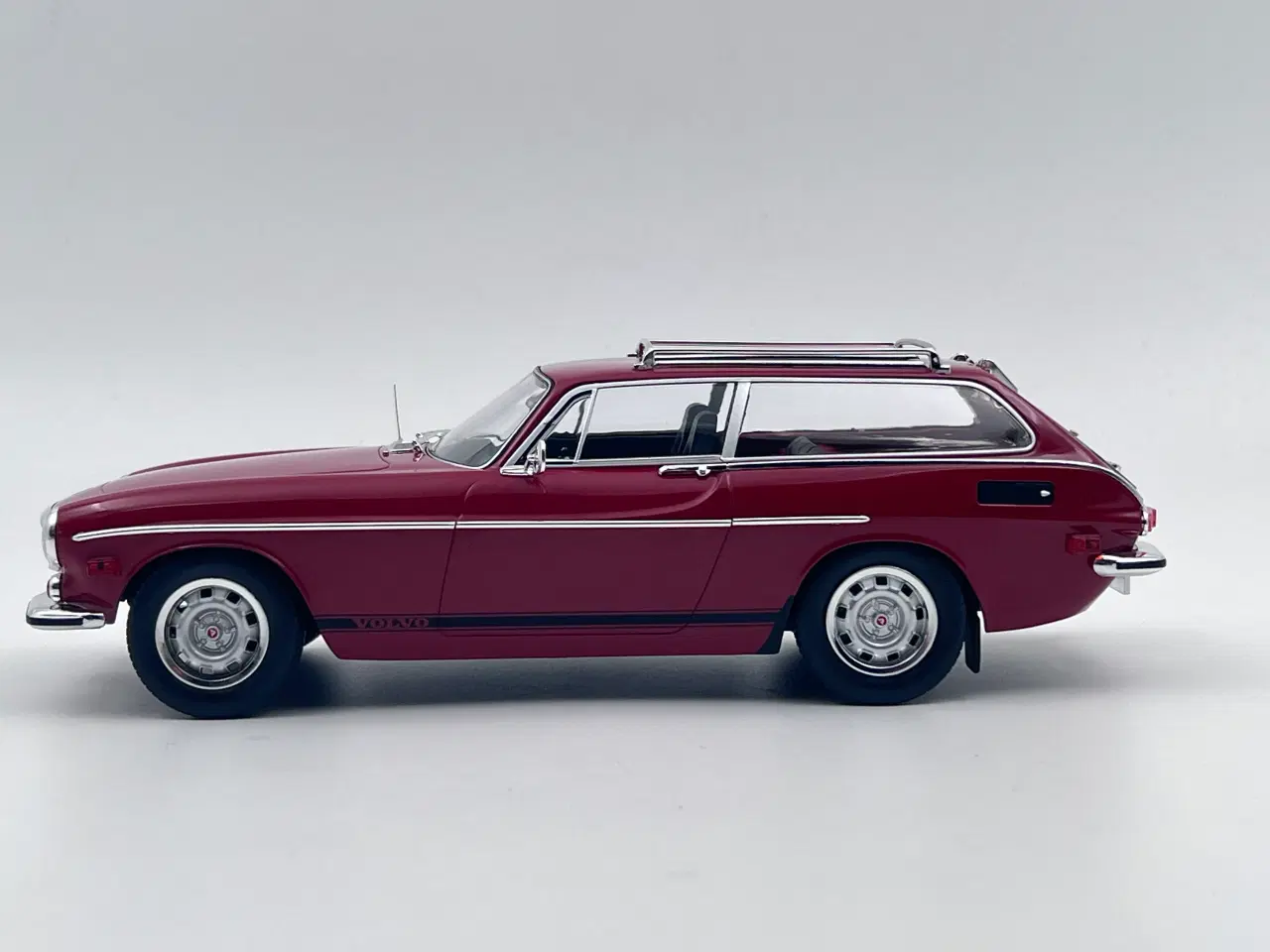 Billede 2 - 1972 Volvo P1800 ES 1:18  Super flot og detaljeret