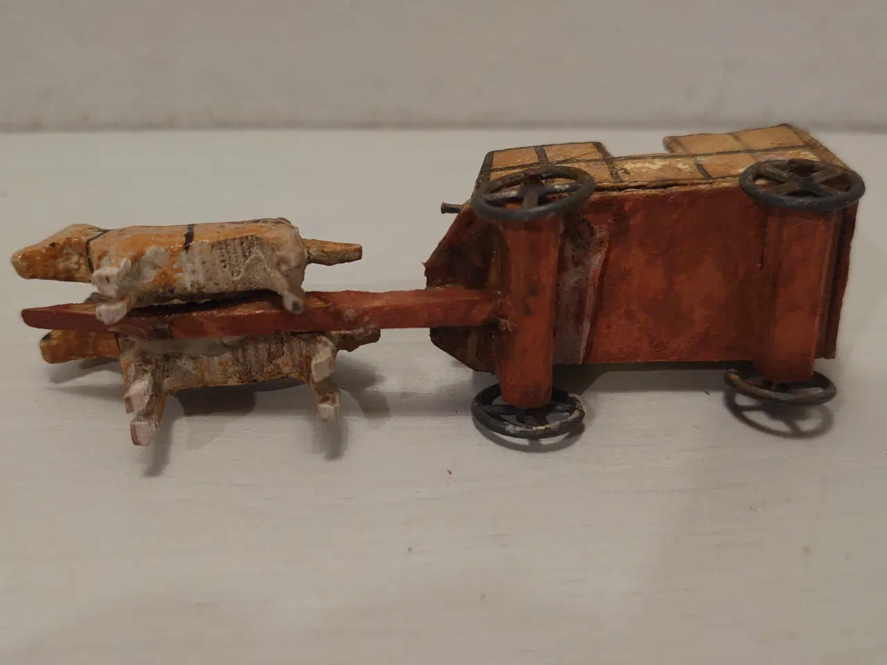 Billede 4 - Erzgebirge: Hestevogn med 3 pers.Ca 1920