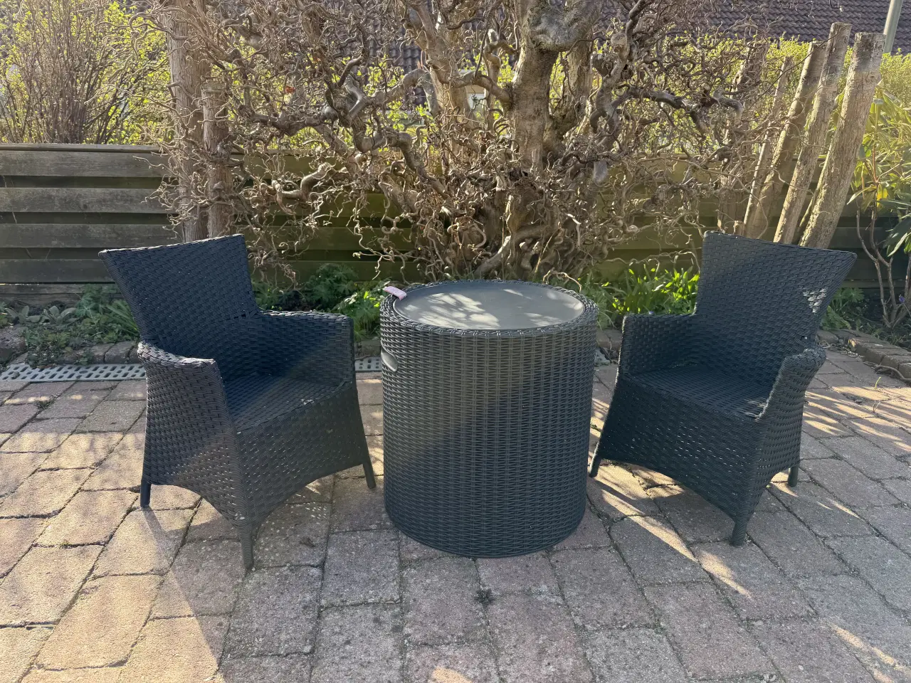 Billede 1 - Lille sødt børne havemøbel sæt i sort.