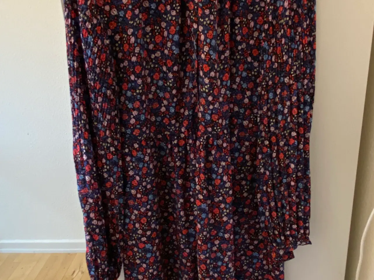 Billede 6 - Blomstret kjole 