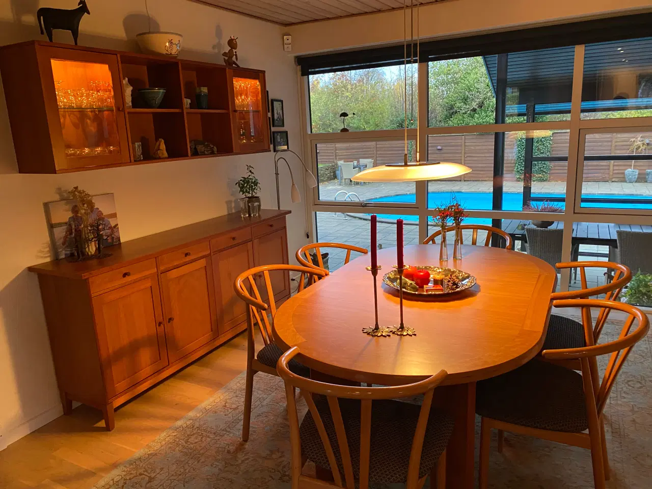 Billede 2 - Hel spisestue