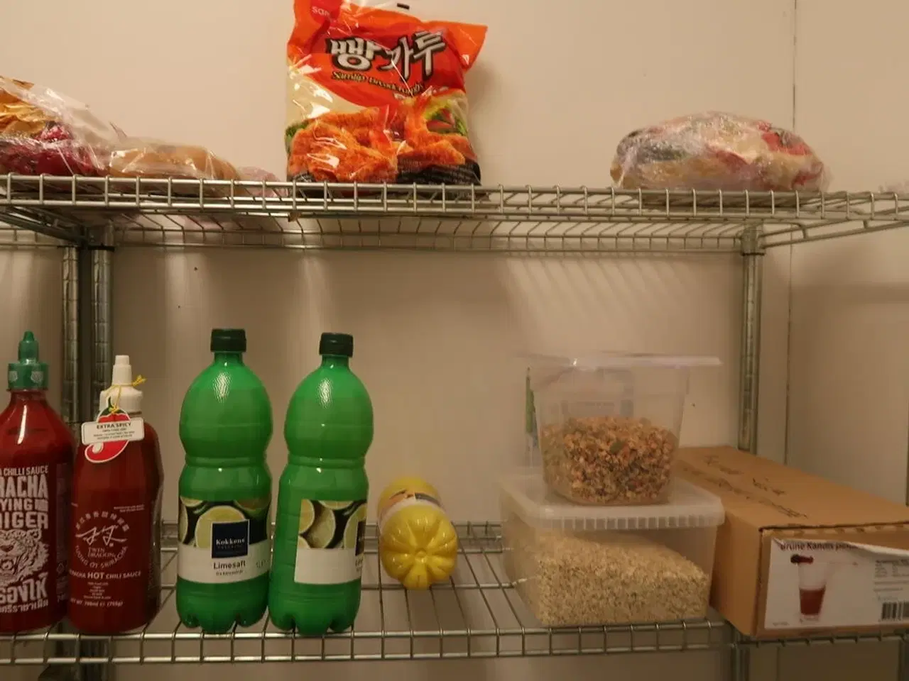 Billede 8 - 3 stk. trådreoler på hjul med indhold