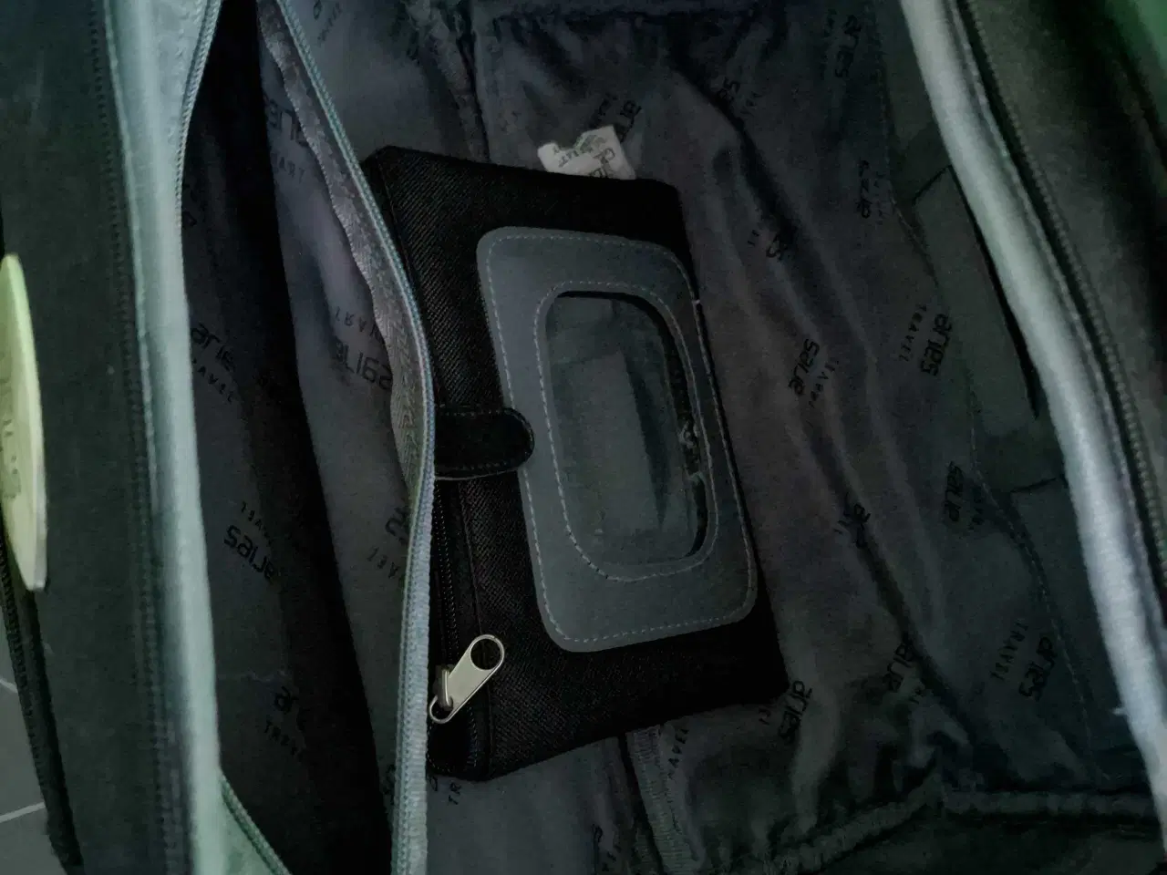 Billede 3 - Makeup kuffert i sort 