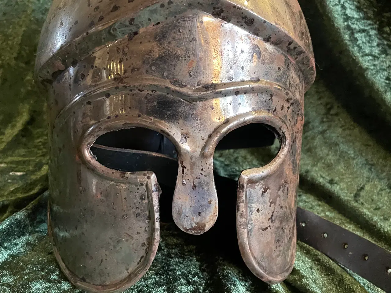 Billede 1 - Til rollespil hjelm i metal