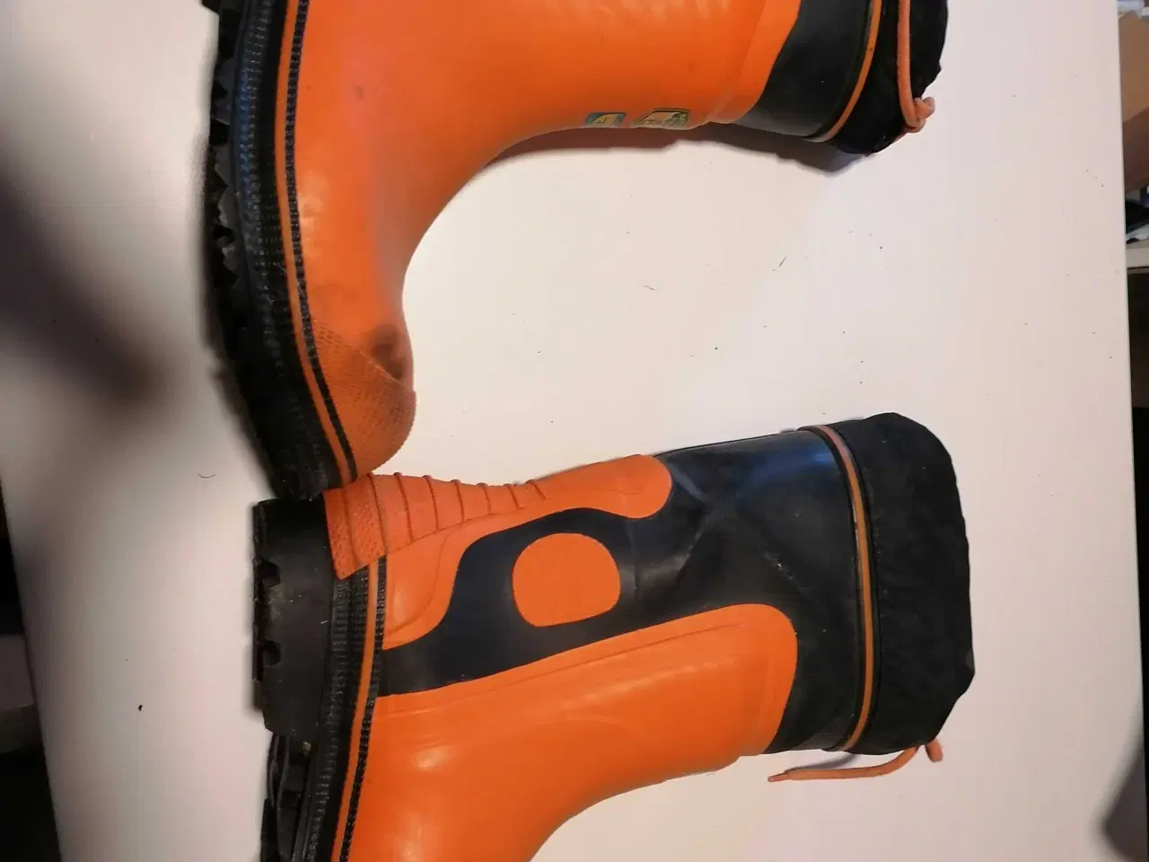 Billede 3 - Skærestøvler Str 47 / 48 til Motorsav 