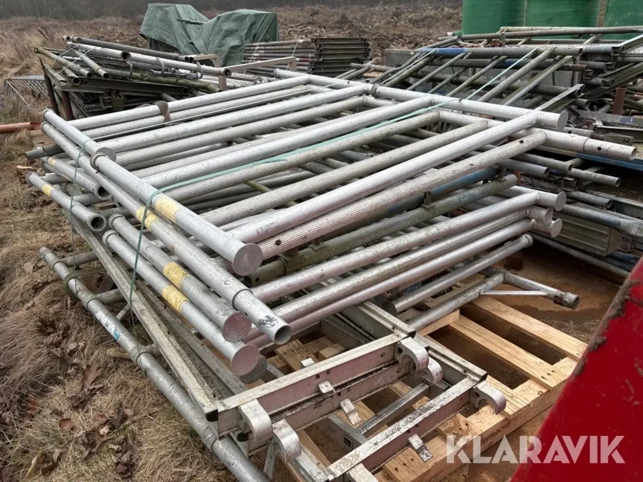 Billede 1 - Stillads Jumbo og andre rullestillads diverse andet 8 blandede paller samlet lot