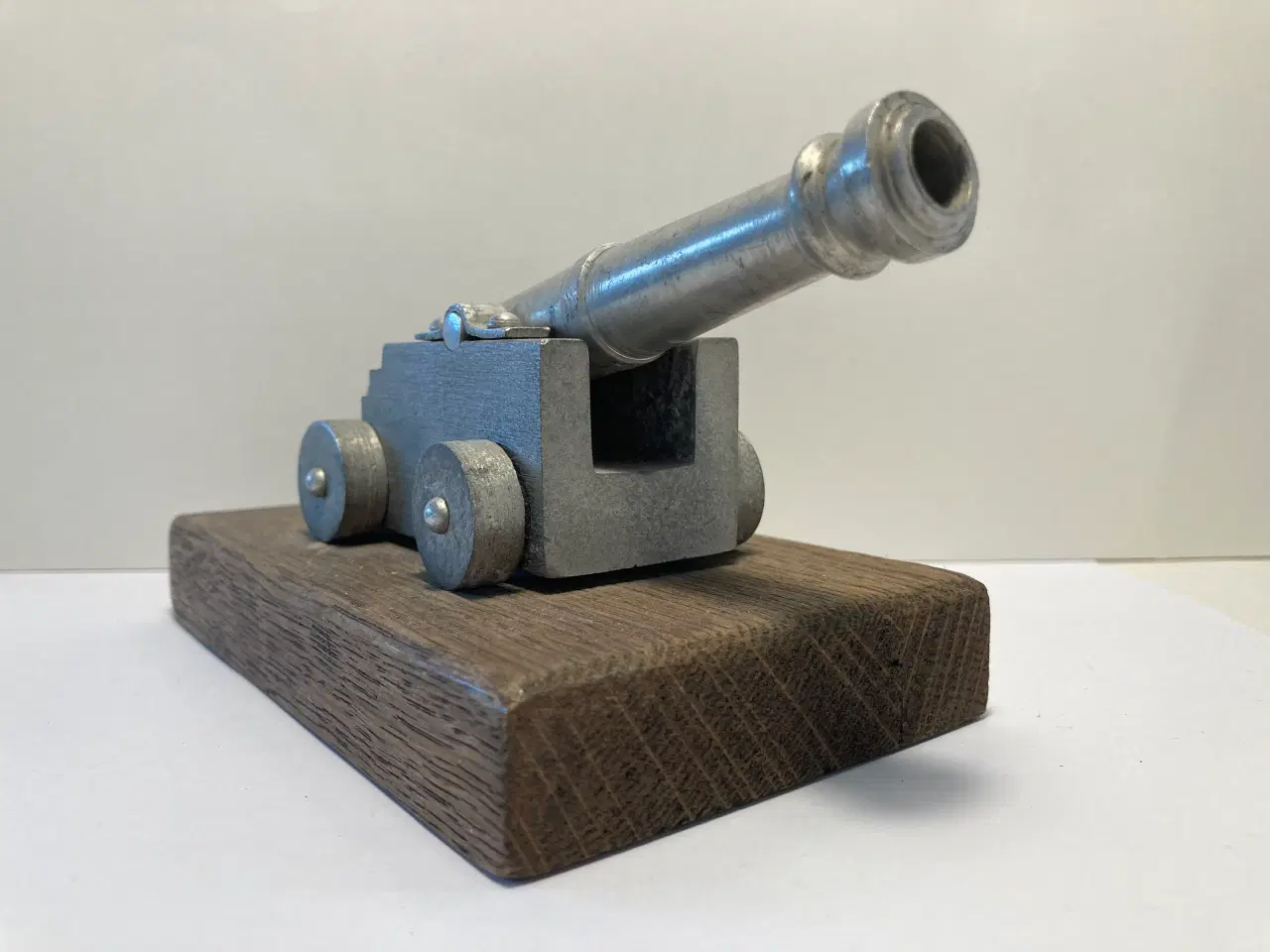 Billede 2 - Model af gammel kanon