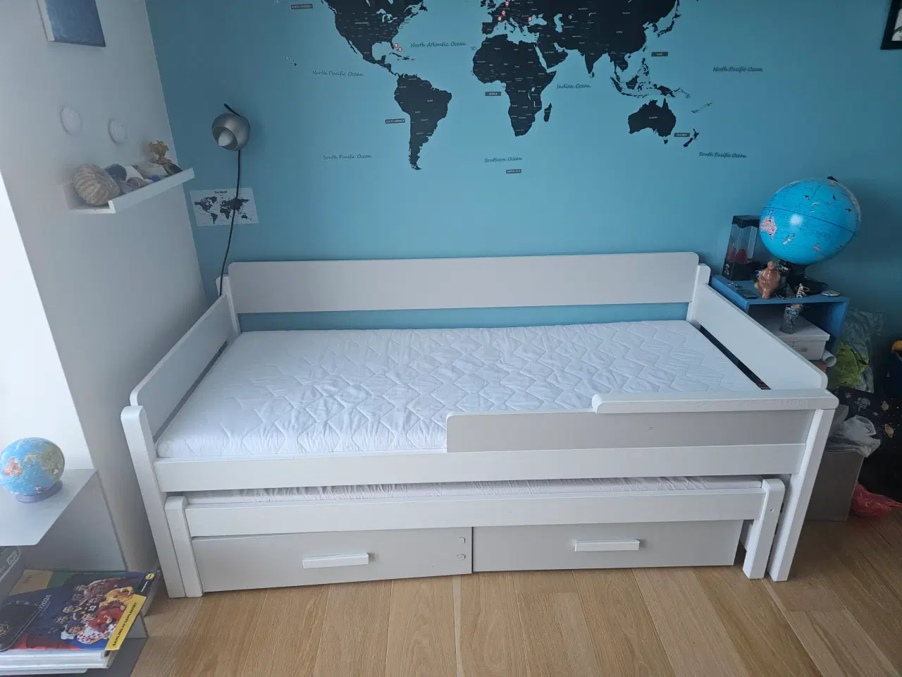 Billede 2 - Seng med udtræksseng og opbevaring