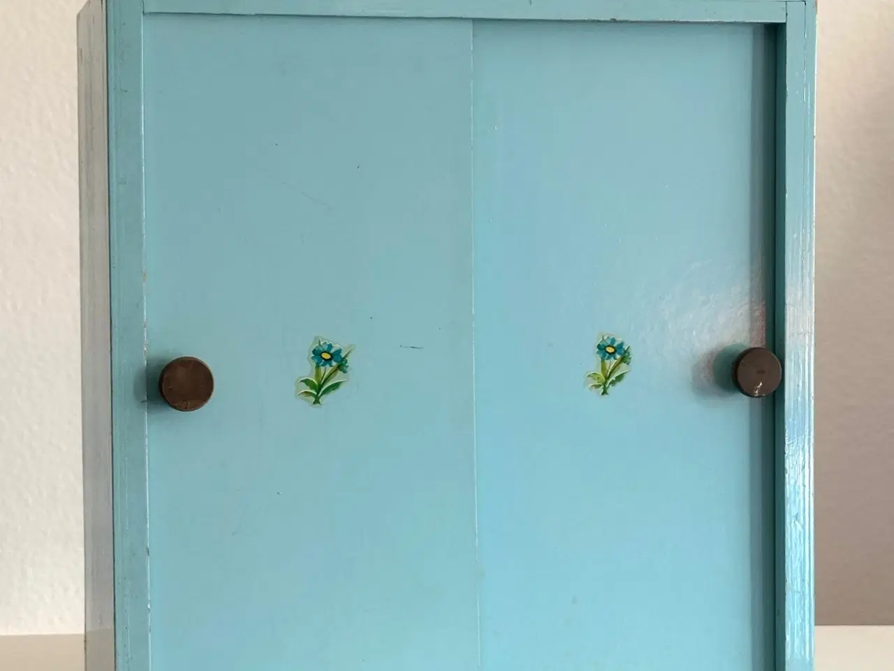 Billede 3 - Vintage dukkeskab m 2 låger