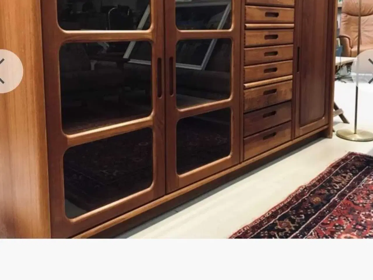 Billede 1 - Dyrlund skænk i teak