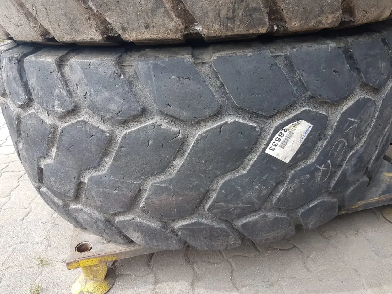 Billede 1 - Bridgestone dæk til gummiged 23,5R25