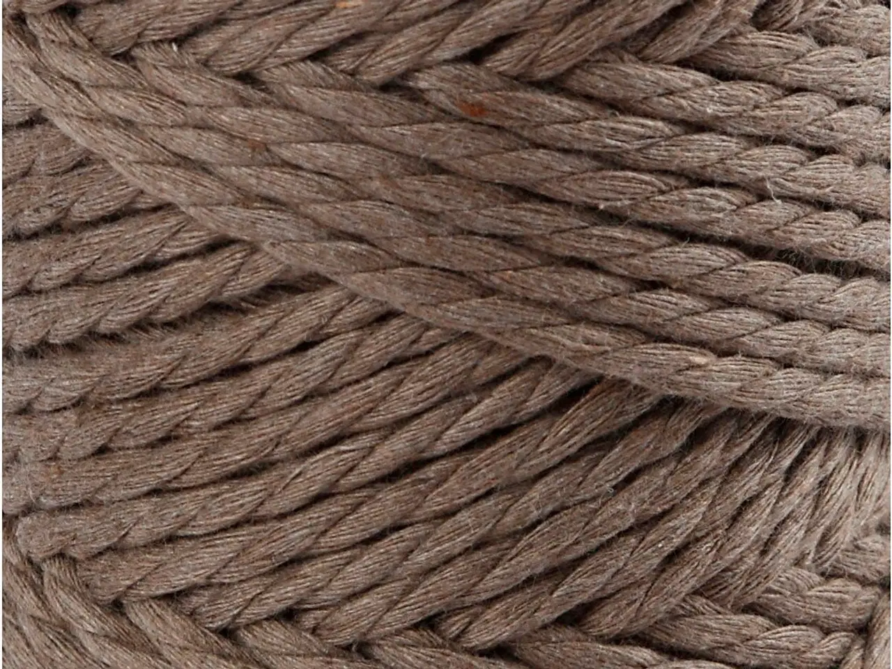 Billede 1 - Lys Brun Macramé Reb 55m - Bæredygtigt Knytegarn