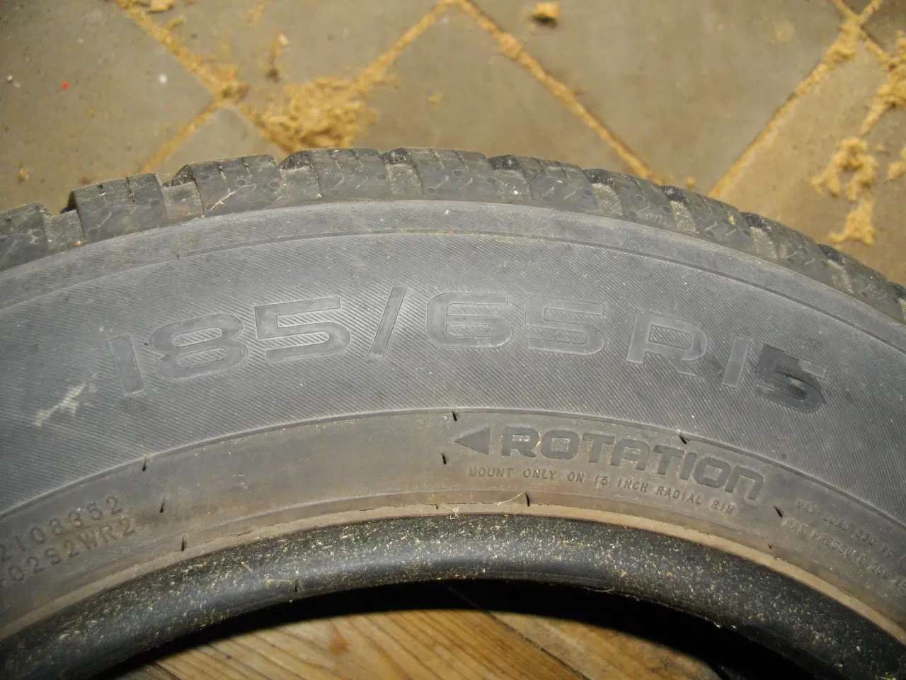 Billede 4 - nokion helårsdæk 165-65-15.  ca 6000 km.