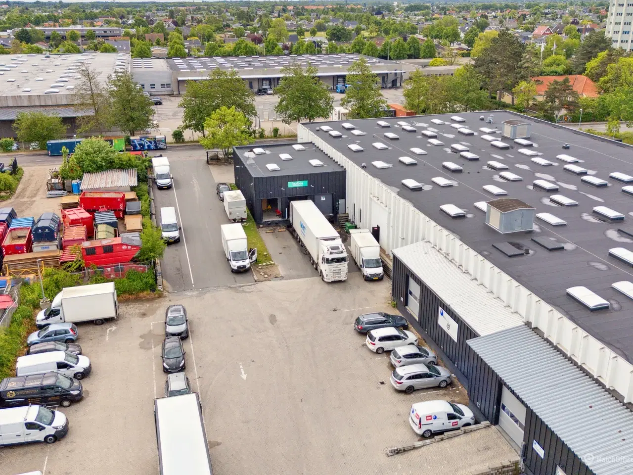 Billede 22 - Højloftet lager med lille kontor og god tilgængelighed