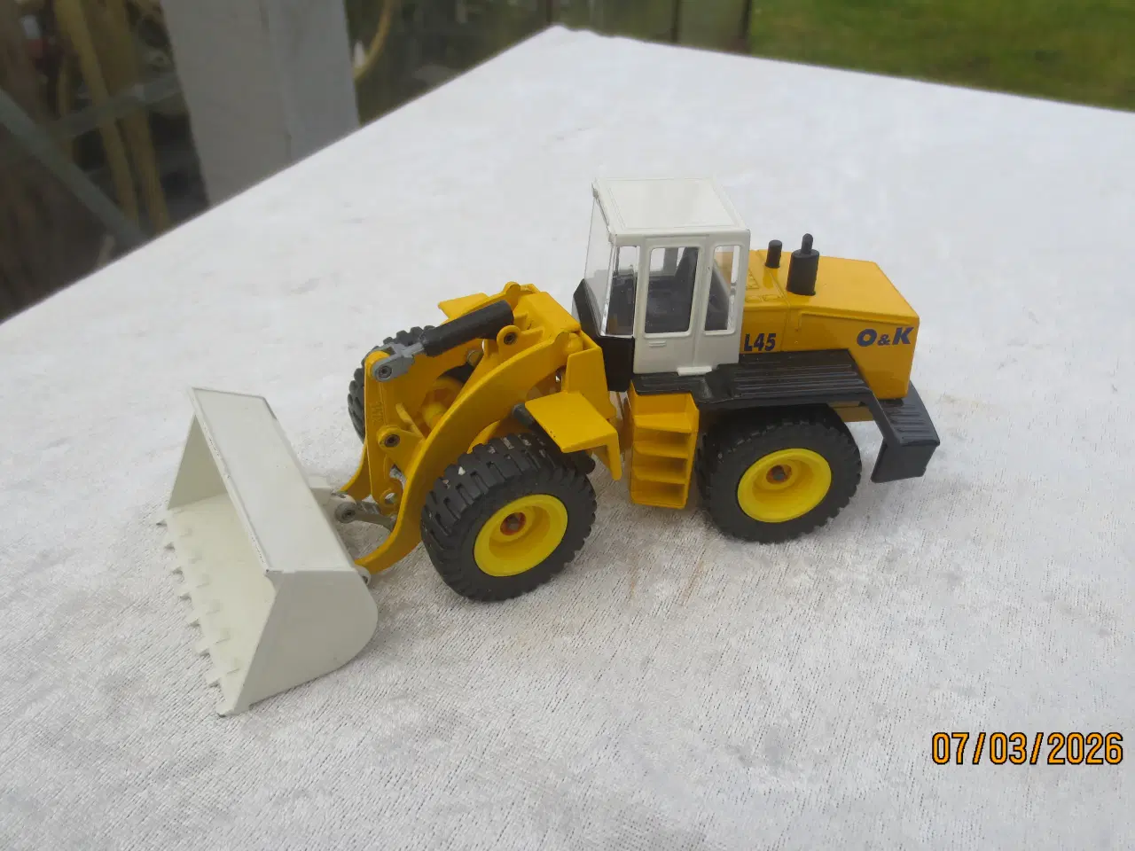 Billede 7 - 3 stk Modeltraktor Entreprenør maskiner Komatsu