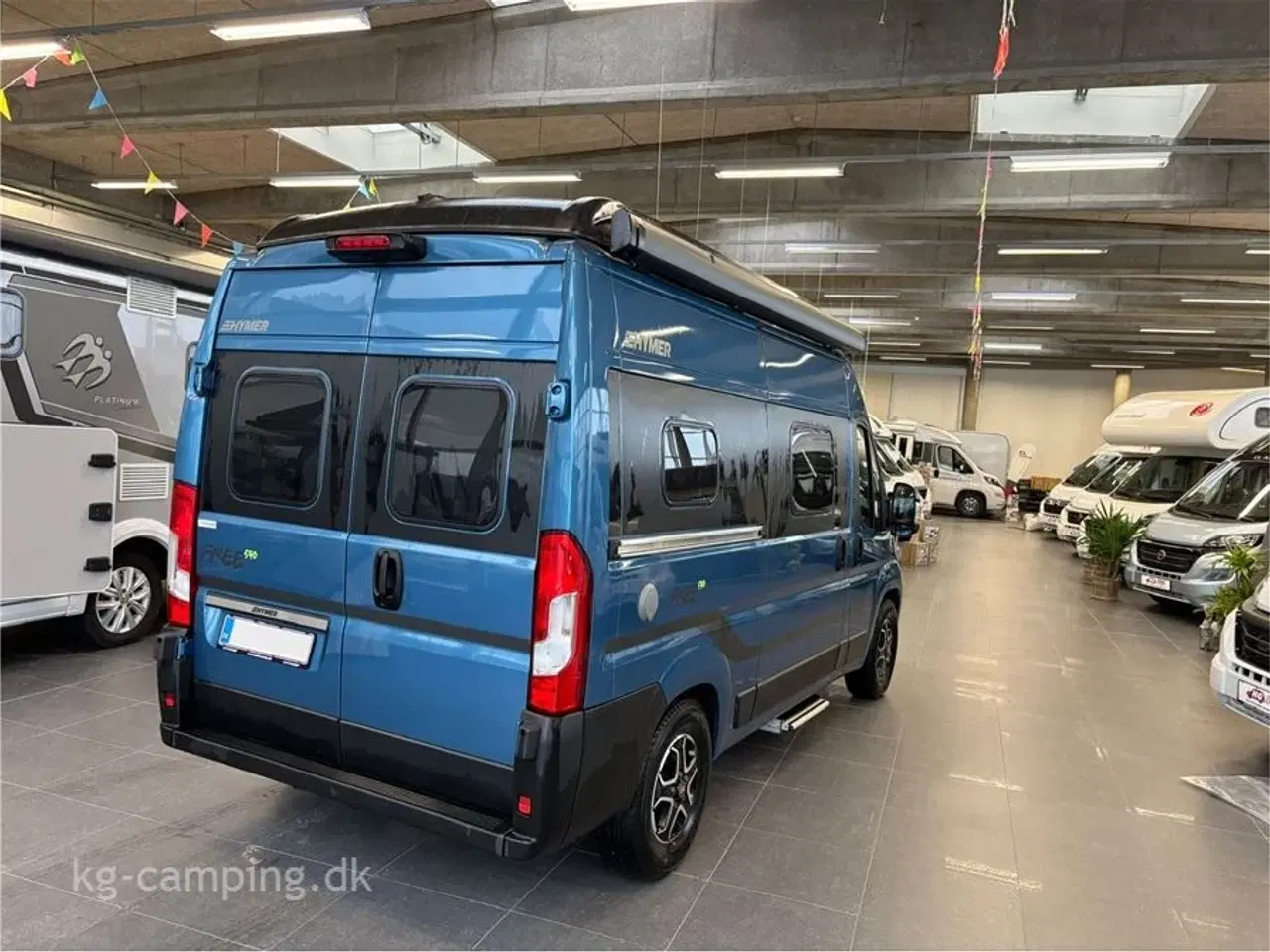 Billede 5 - 2022 - Hymer Free 540 BLUE EVOLUTION   Udstyr inkluderet: 2x Lithium-batteri • Solcelleanlæg • Markise • Hævesængetag • Fuld LED-lys • Automatisk klimaanlæg • Elektrisk håndbremse
