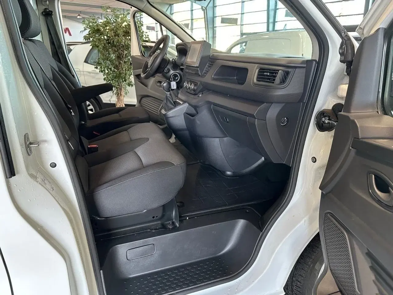 Billede 4 - Renault Trafic 2,0 dCi 150 L2H1 Tekno EDC