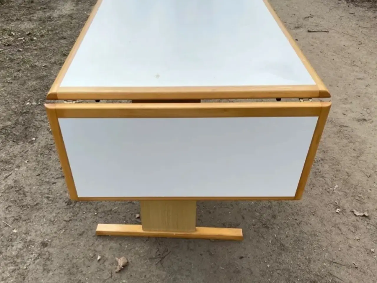 Billede 2 - Spisebord med stole