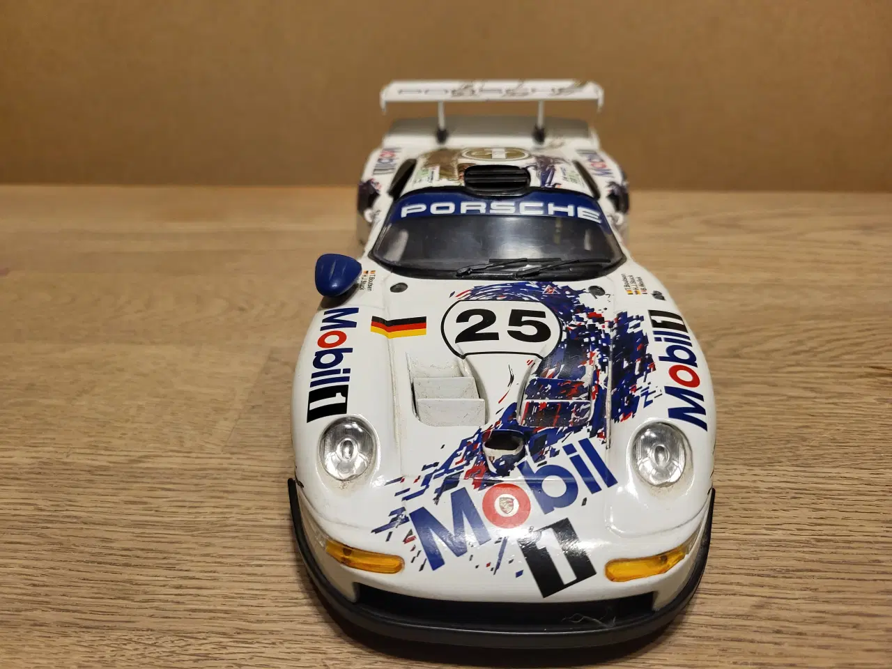 Billede 6 - Modelbil, Porsche 911 GT1 Le Mans 1996, skala 1/18