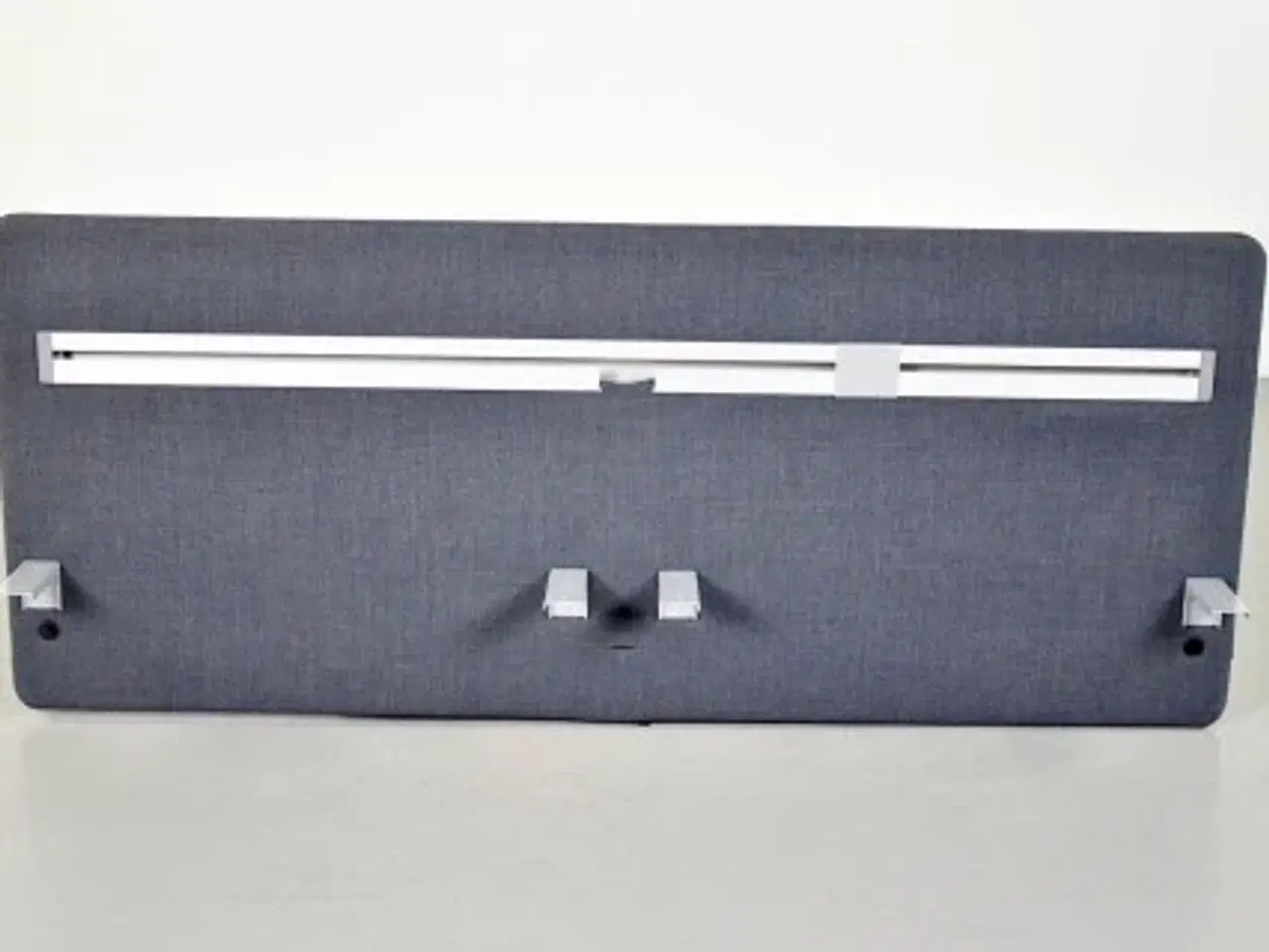 Billede 6 - Götessons bordskærm i grå og aluminium, 160 cm.