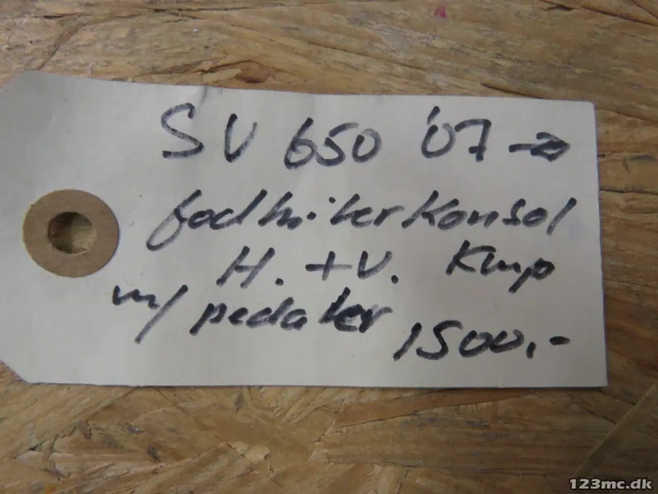 Billede 4 - Komplet fodhvilerkonsol Suzuki SV650 2007-->