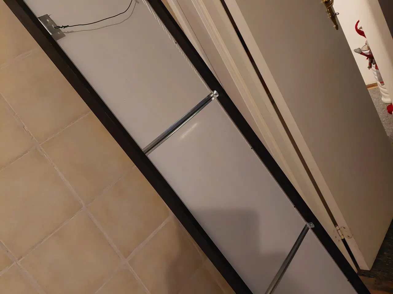 Billede 4 - stor spejl i sort farve træ