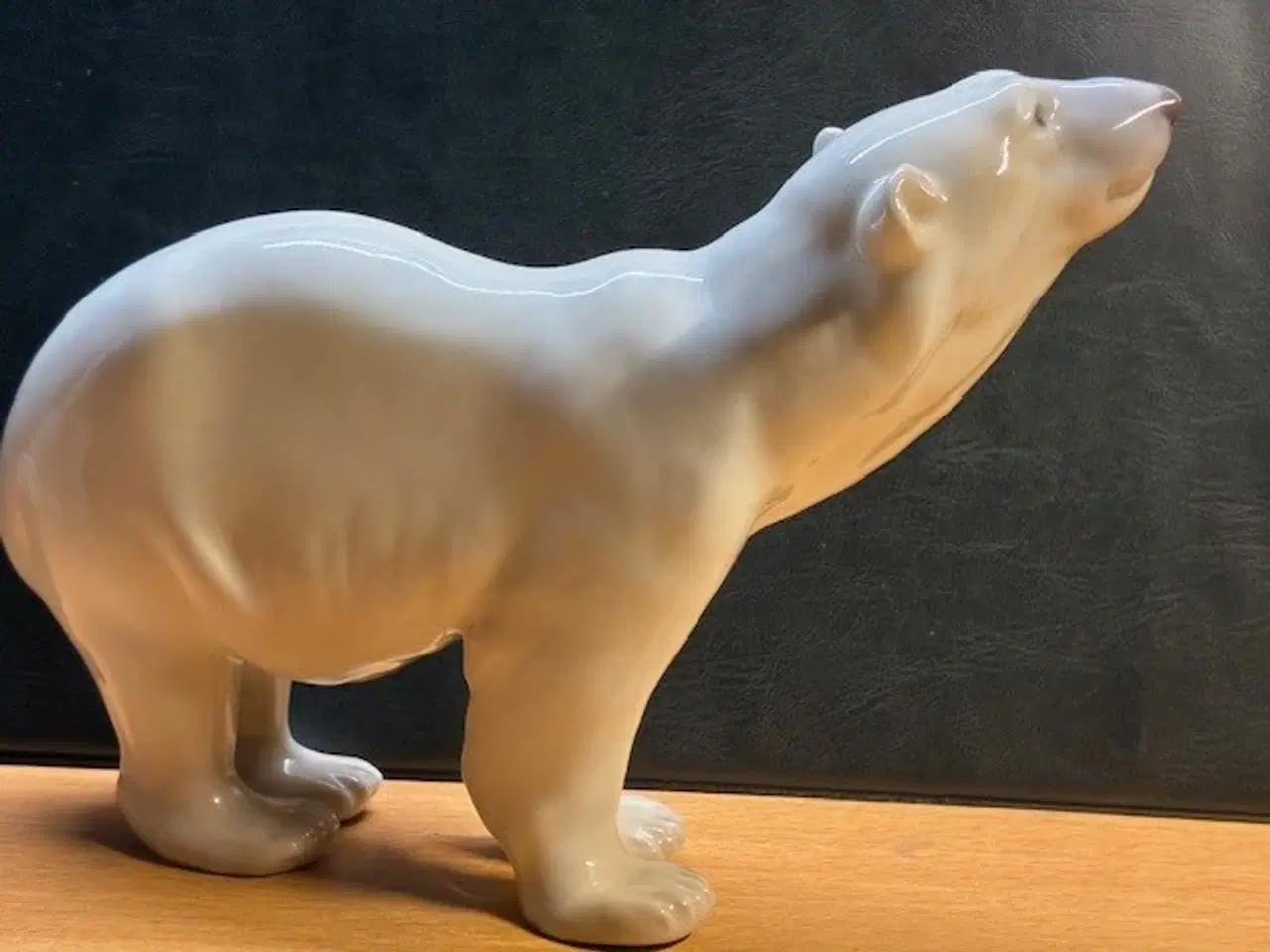 Billede 2 - ISBJØRN  Kongelig porcelæns figur