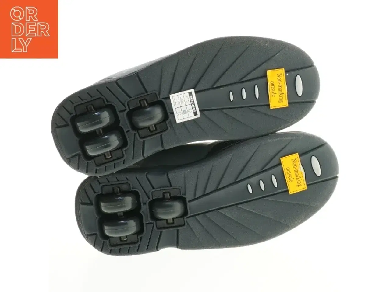 Billede 2 - Grå 3 Wheelers rullesko med snørebånd fra Skechers (str. 41,5 cm)