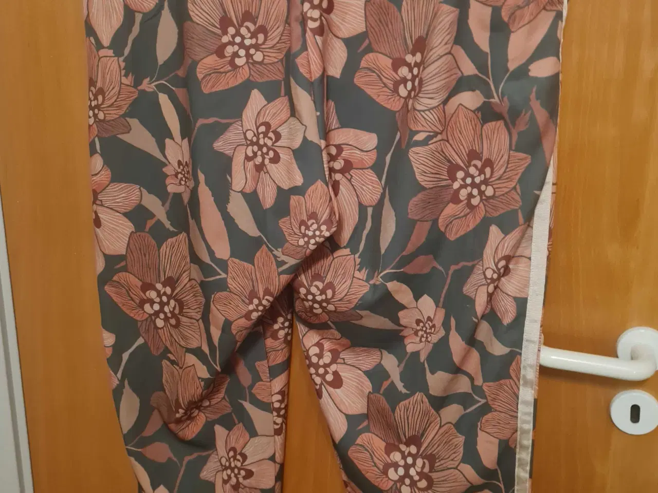 Billede 4 - Bukser str L 50-52 fra Zizzi 