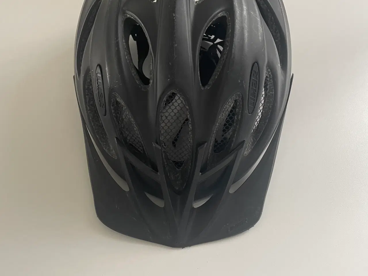 Billede 1 - Sort Limar Cykelhjelm