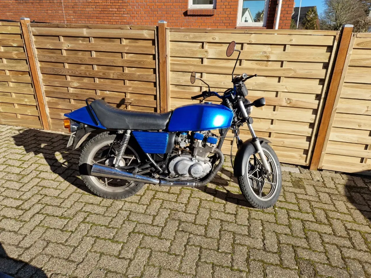 Billede 4 - Renoveret GSX 250 Medfølger masse resevdele