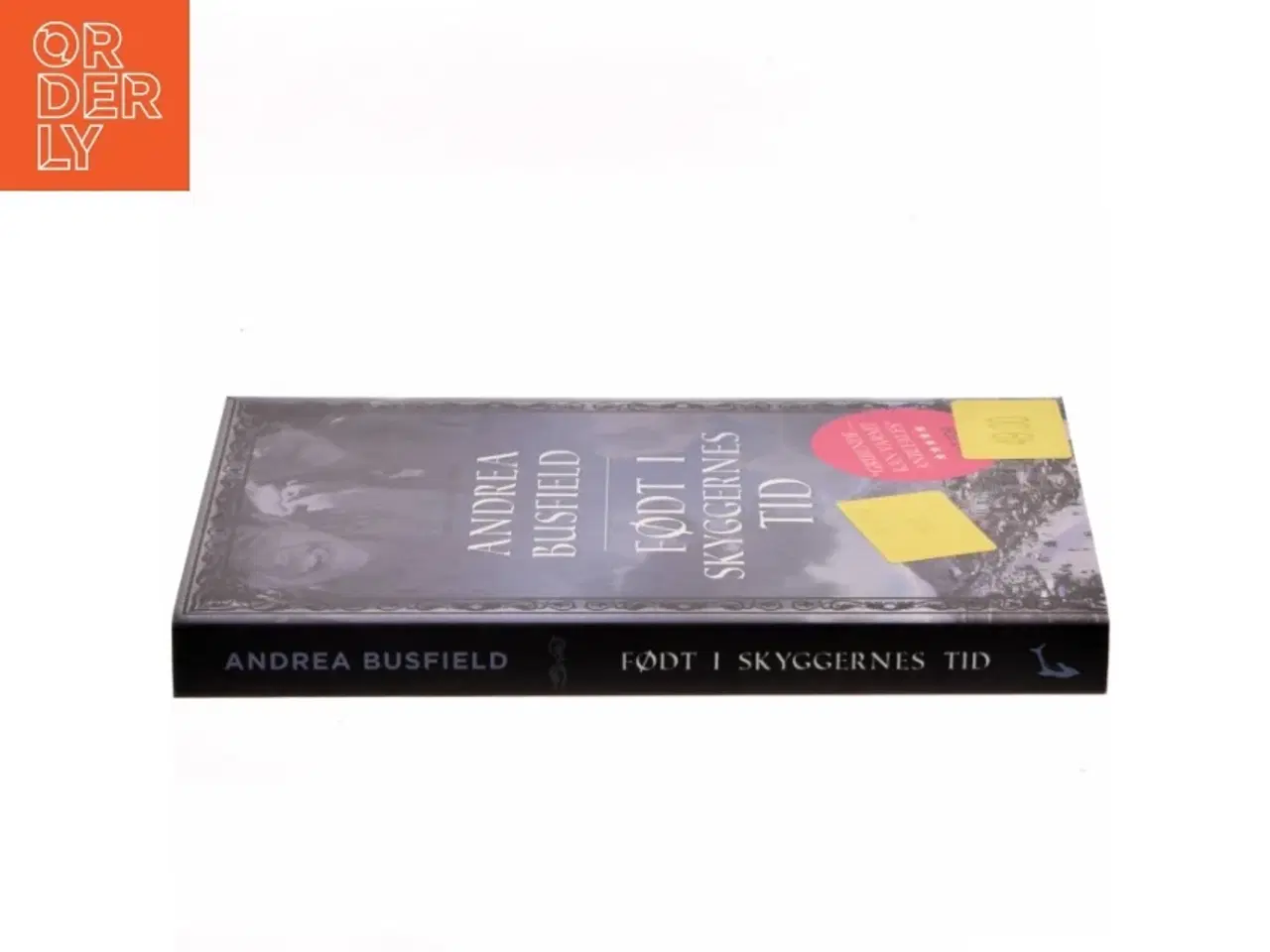 Billede 2 - Født i Skyggernes Tid af Andrea Busfield (Bog)