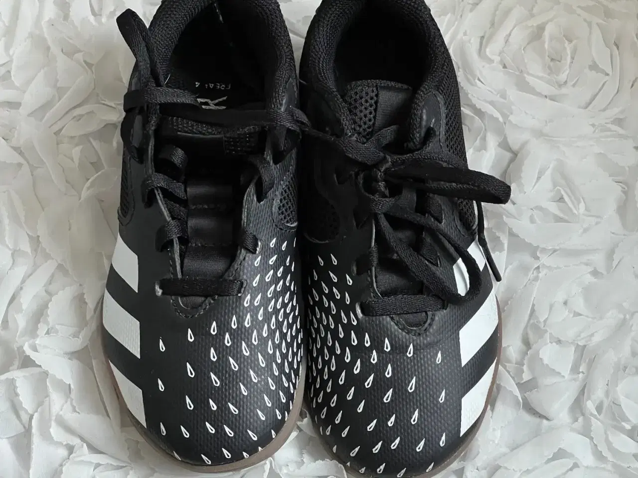 Billede 1 - Adidas Predator indendørssko str 31